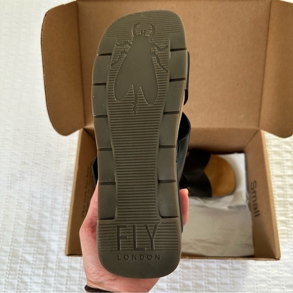 NWOT Fly London Black Leather Sandals with Buckle 39 - Picture 4 of 10